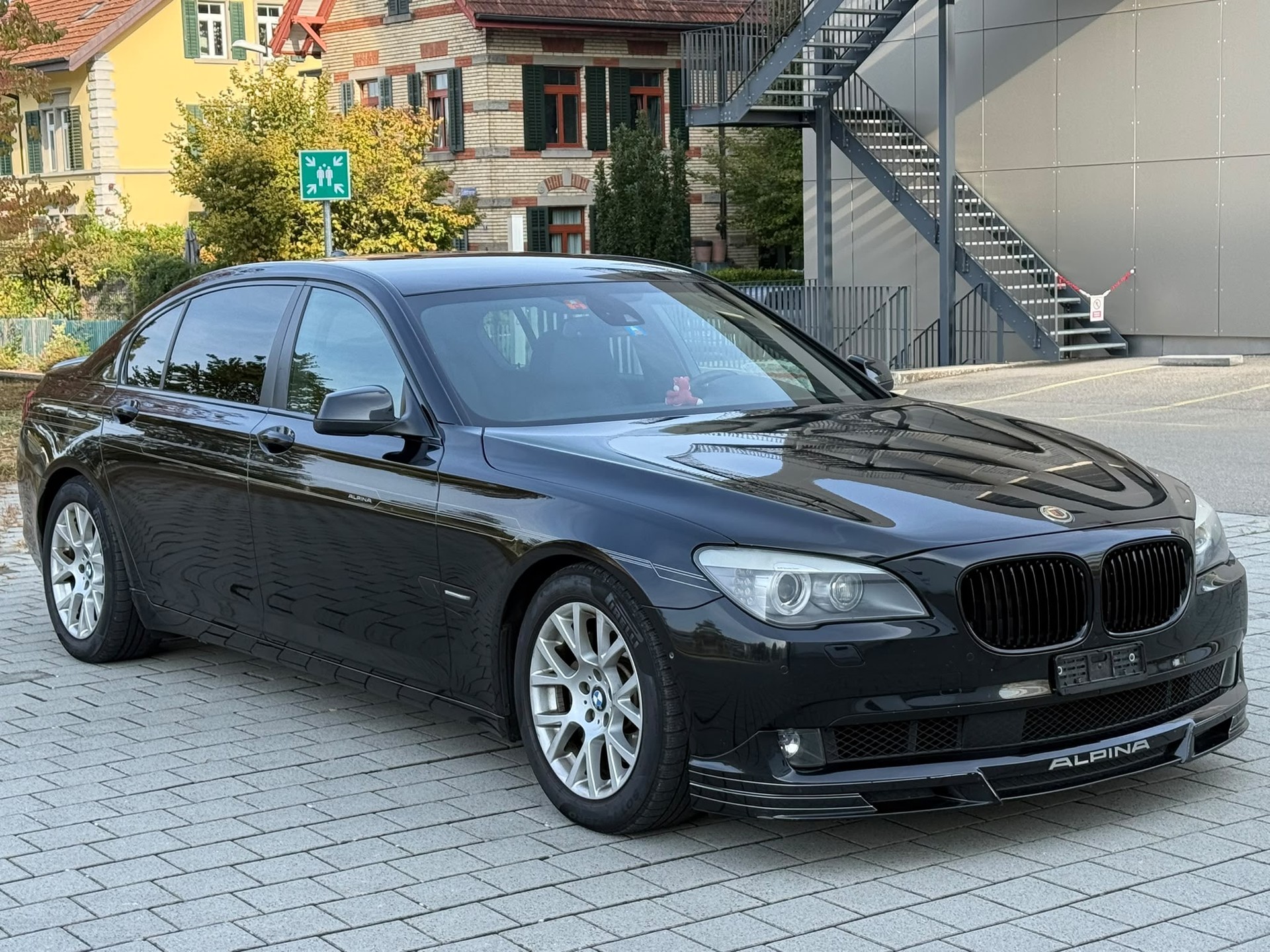 BMW 740i L-image-1