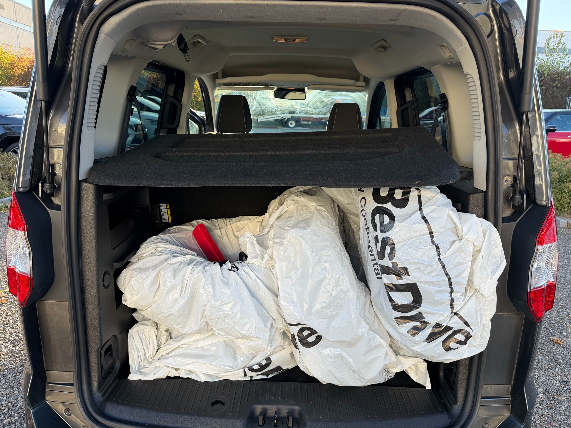 FORD Tourneo Courier 1.0 SCTi Trend-image-18