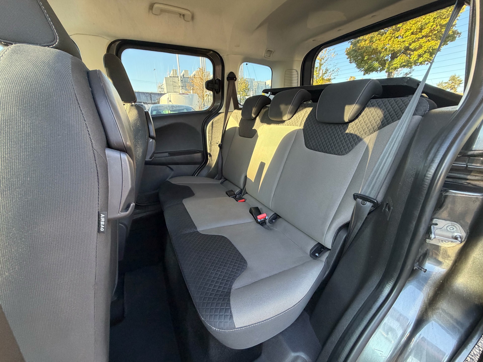FORD Tourneo Courier 1.0 SCTi Trend-image-9