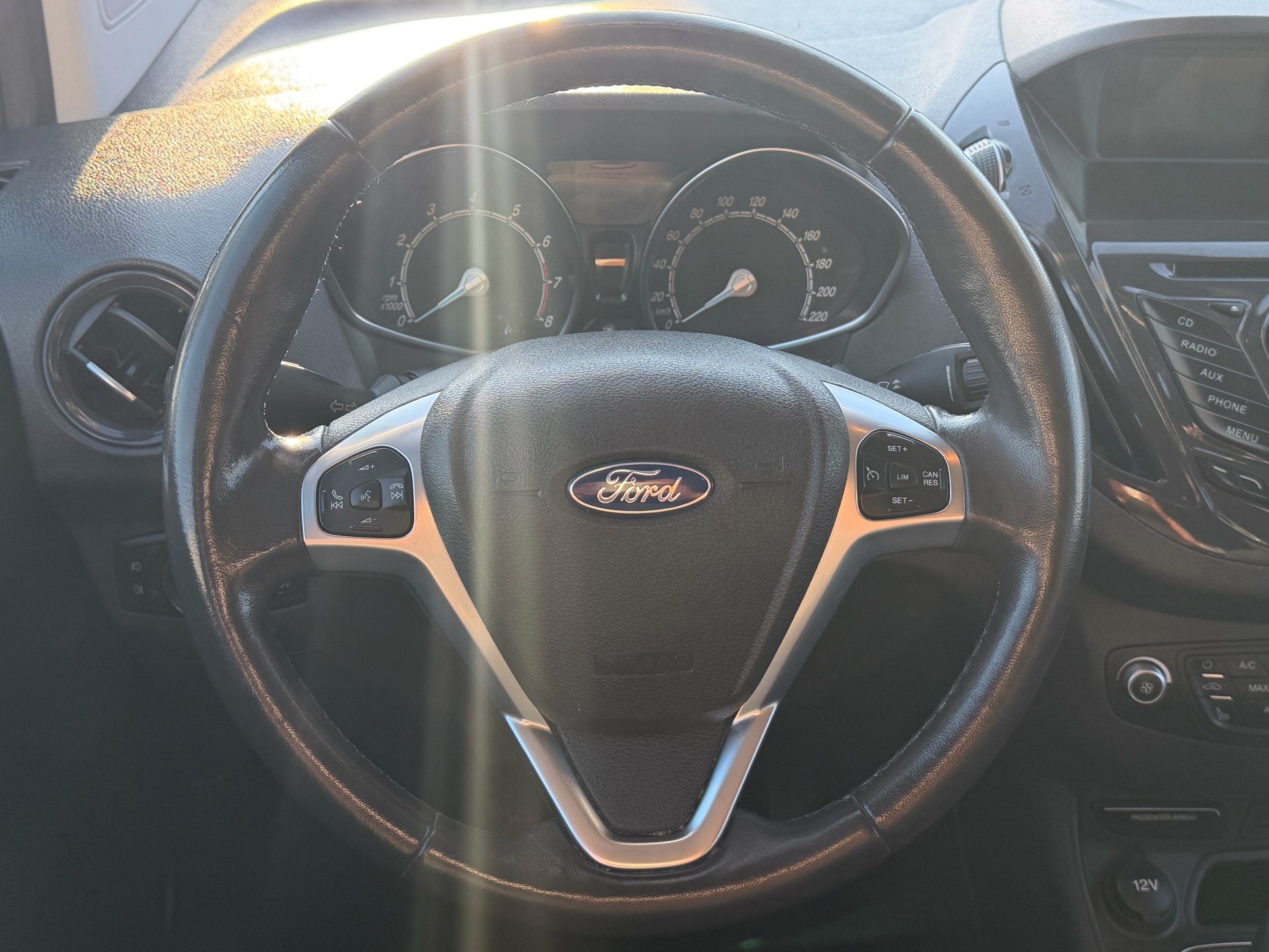 FORD Tourneo Courier 1.0 SCTi Trend-image-11