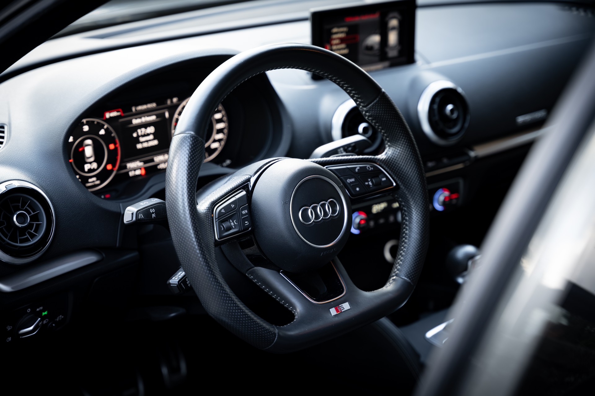 AUDI 2.0 TDI 184 Sport qu. S-Tronic-image-8