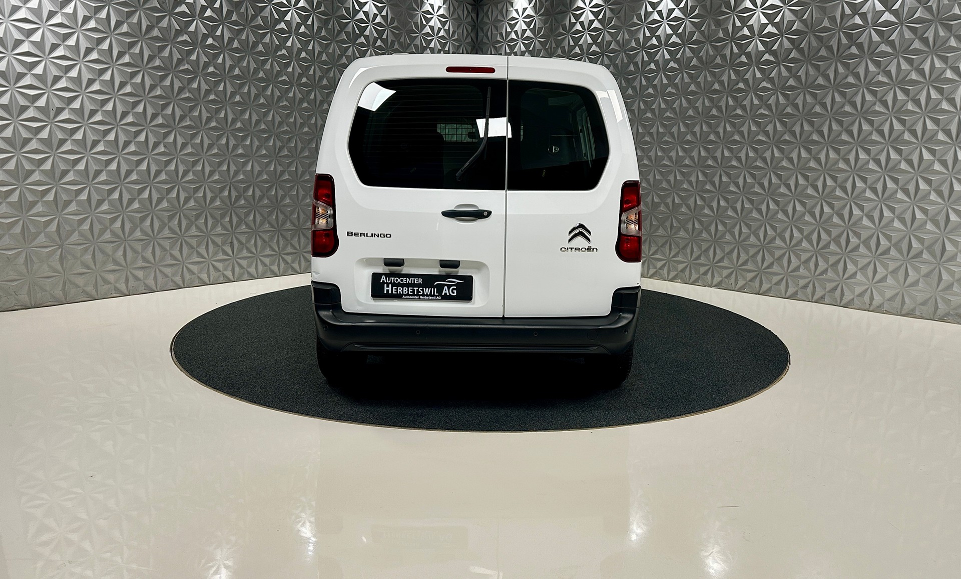 CITROEN Berlingo Van 1.2 Pure Tech 130 s/s Club EAT8 1000kg-image-5