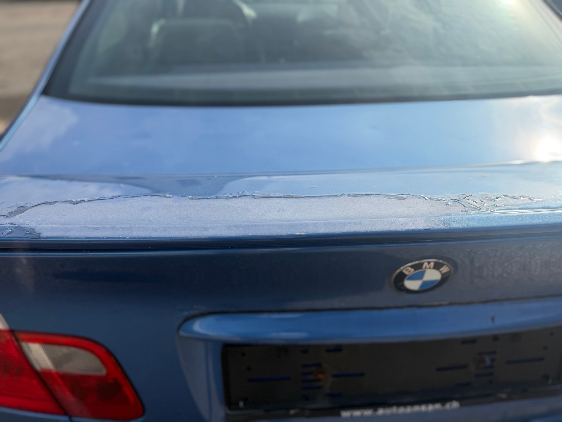 BMW 330i-image-6