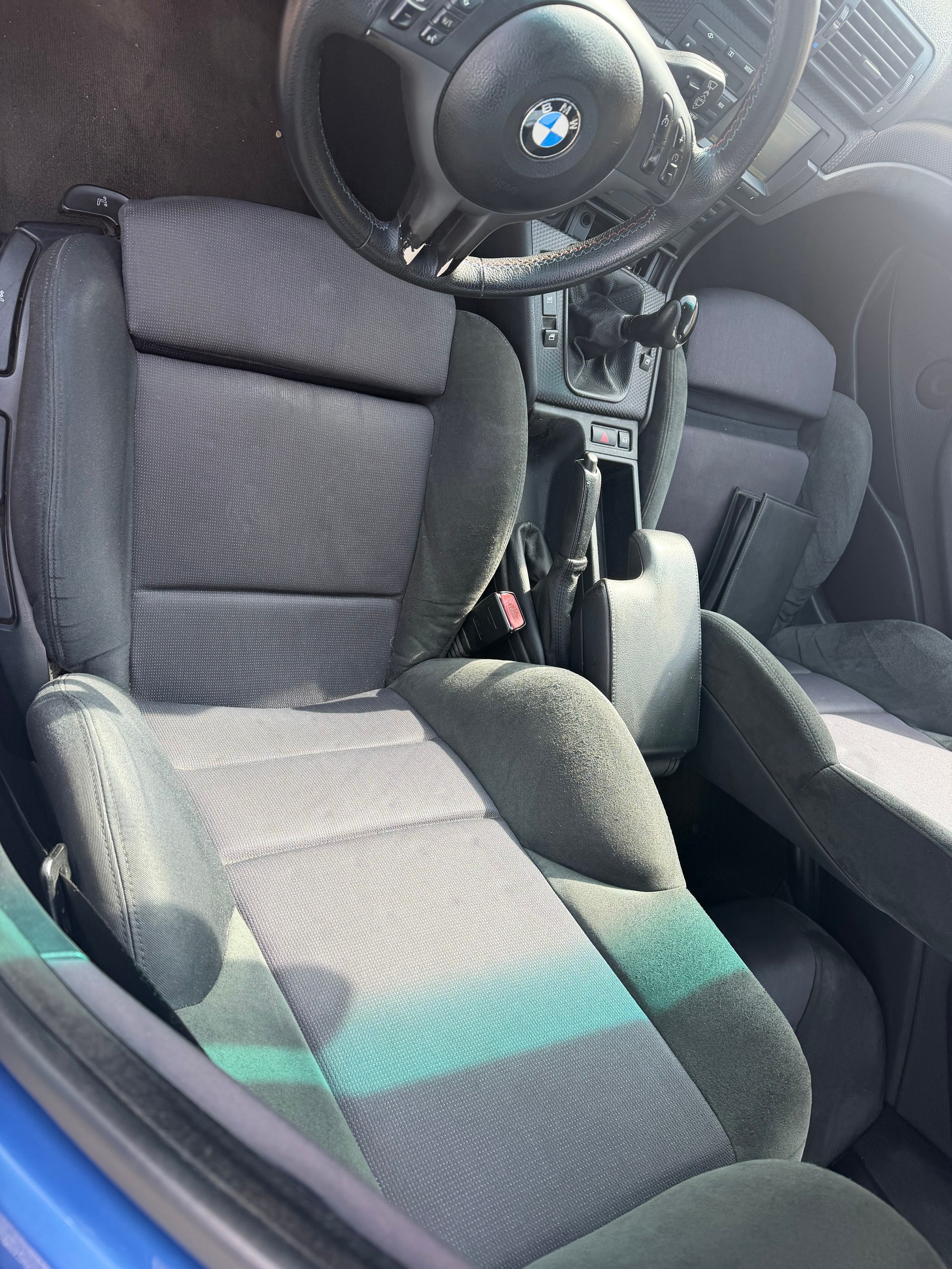 BMW 330i-image-13