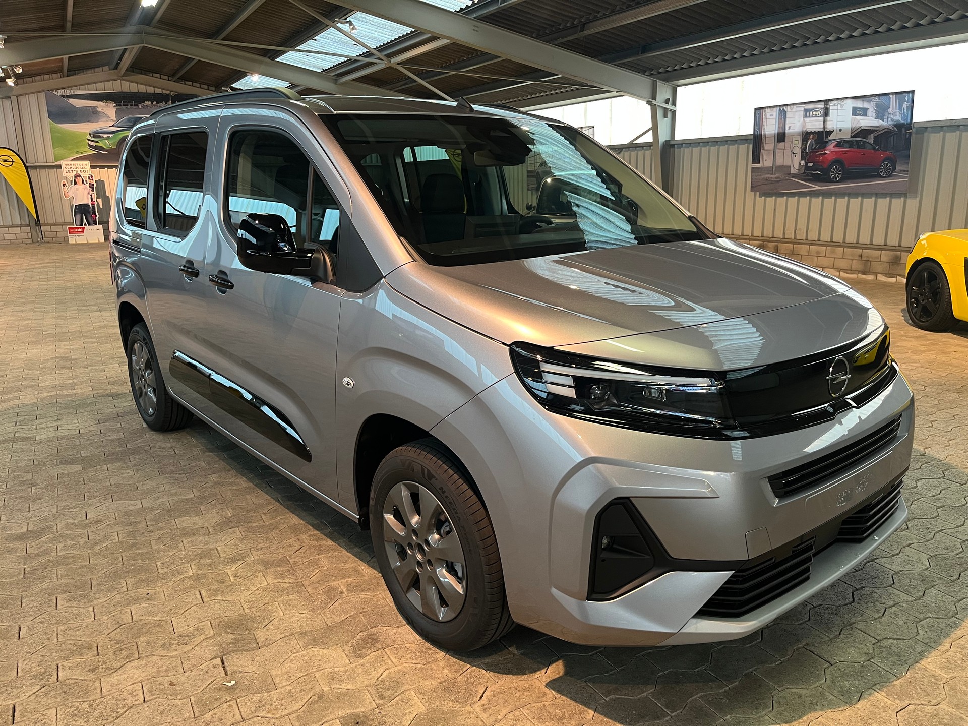 OPEL Combo 1.5 VIVA Automat-image-10