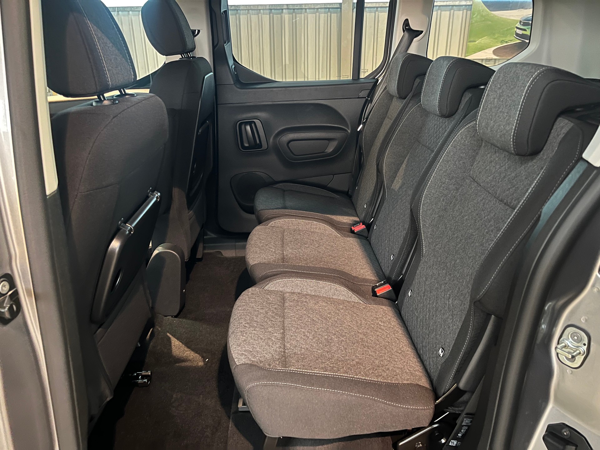 OPEL Combo 1.5 VIVA Automat-image-2