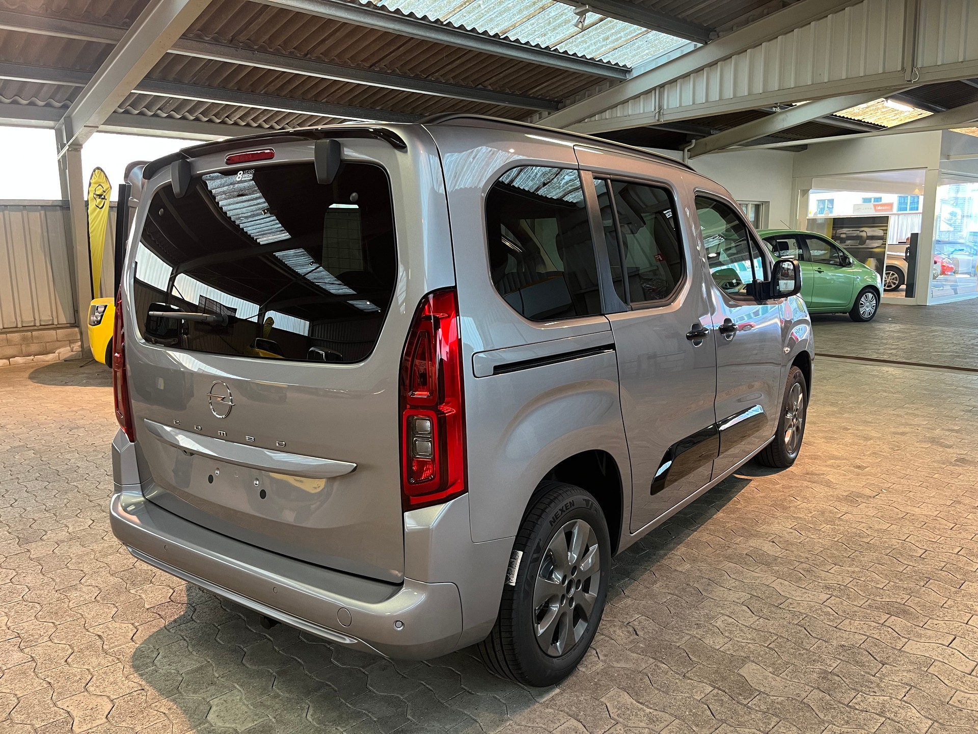 OPEL Combo 1.5 VIVA Automat-image-9