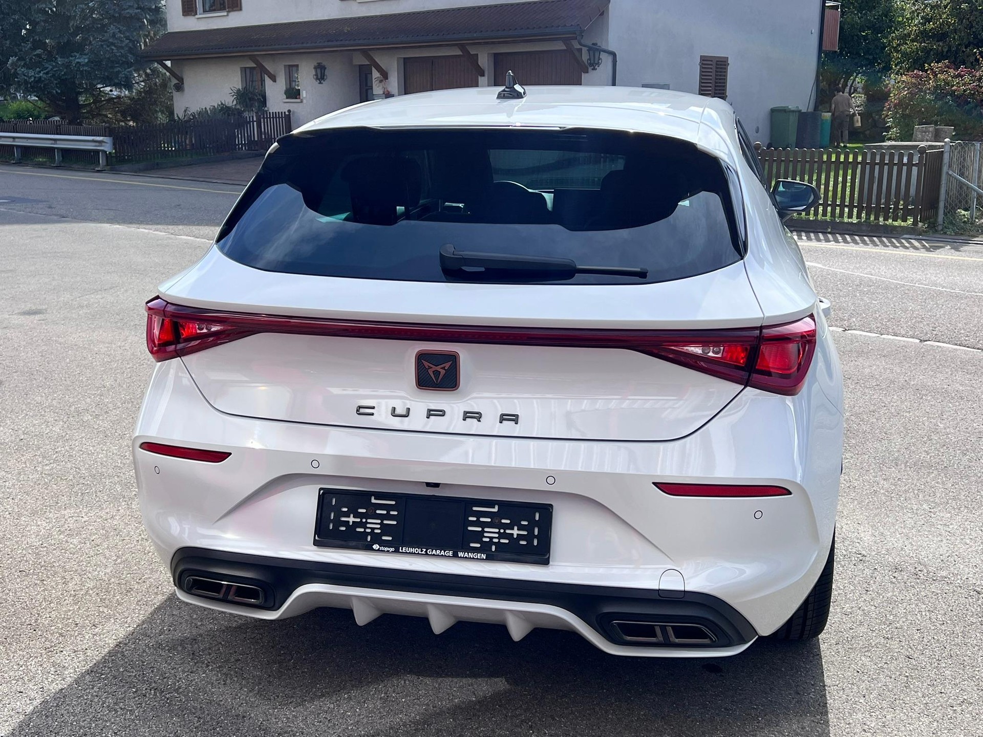 CUPRA Leon 2.0 TSI DSG-image-3