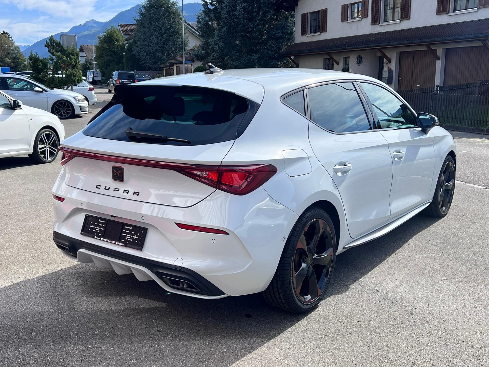CUPRA Leon 2.0 TSI DSG-image-2