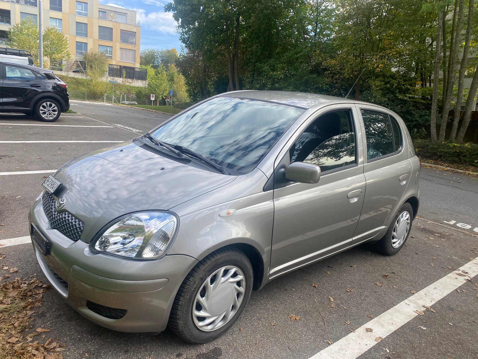 TOYOTA Yaris 1.3-image-1