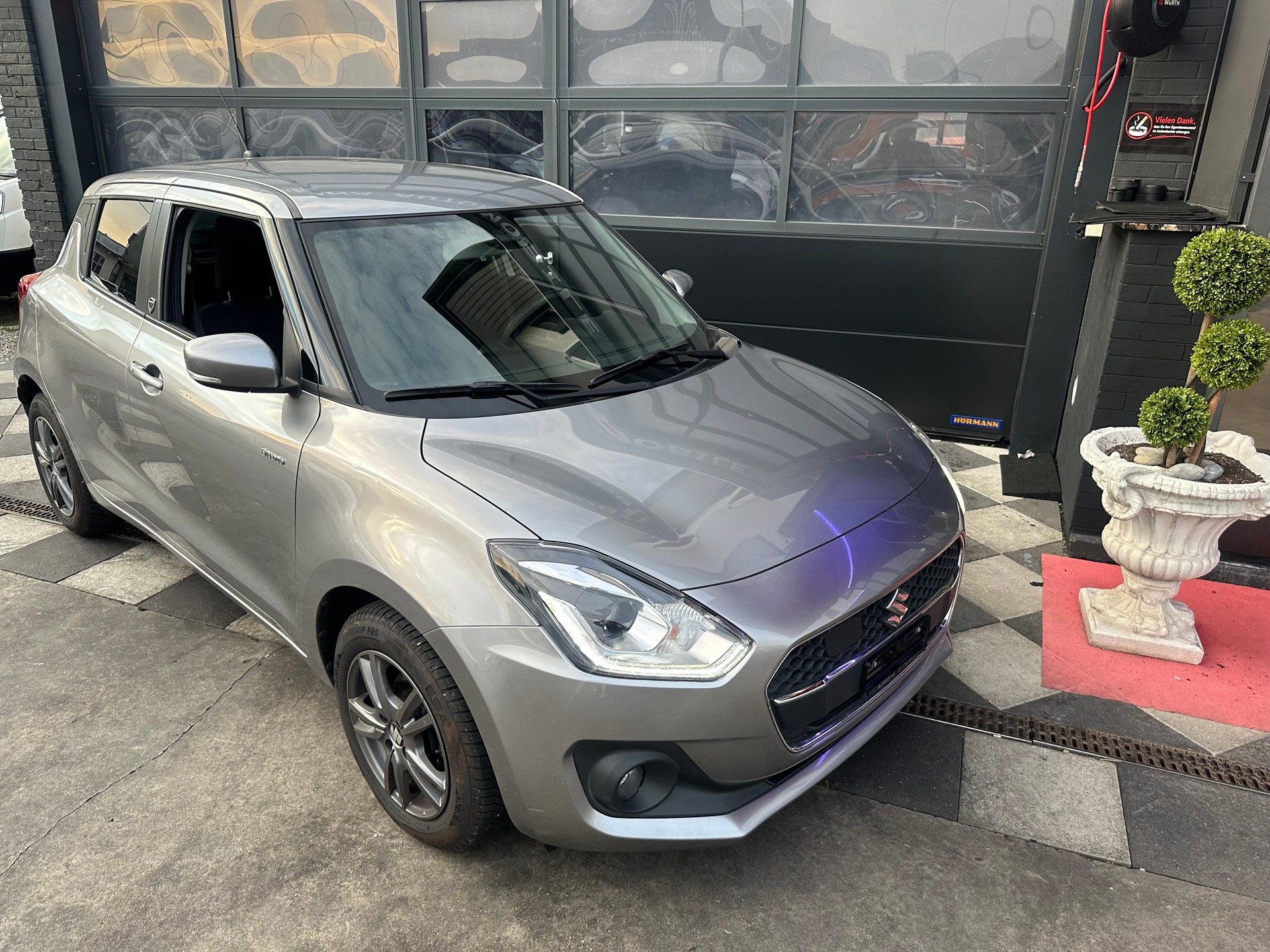 SUZUKI Swift 1.0 12V Tradizio Top Automatic-showroom-element-2