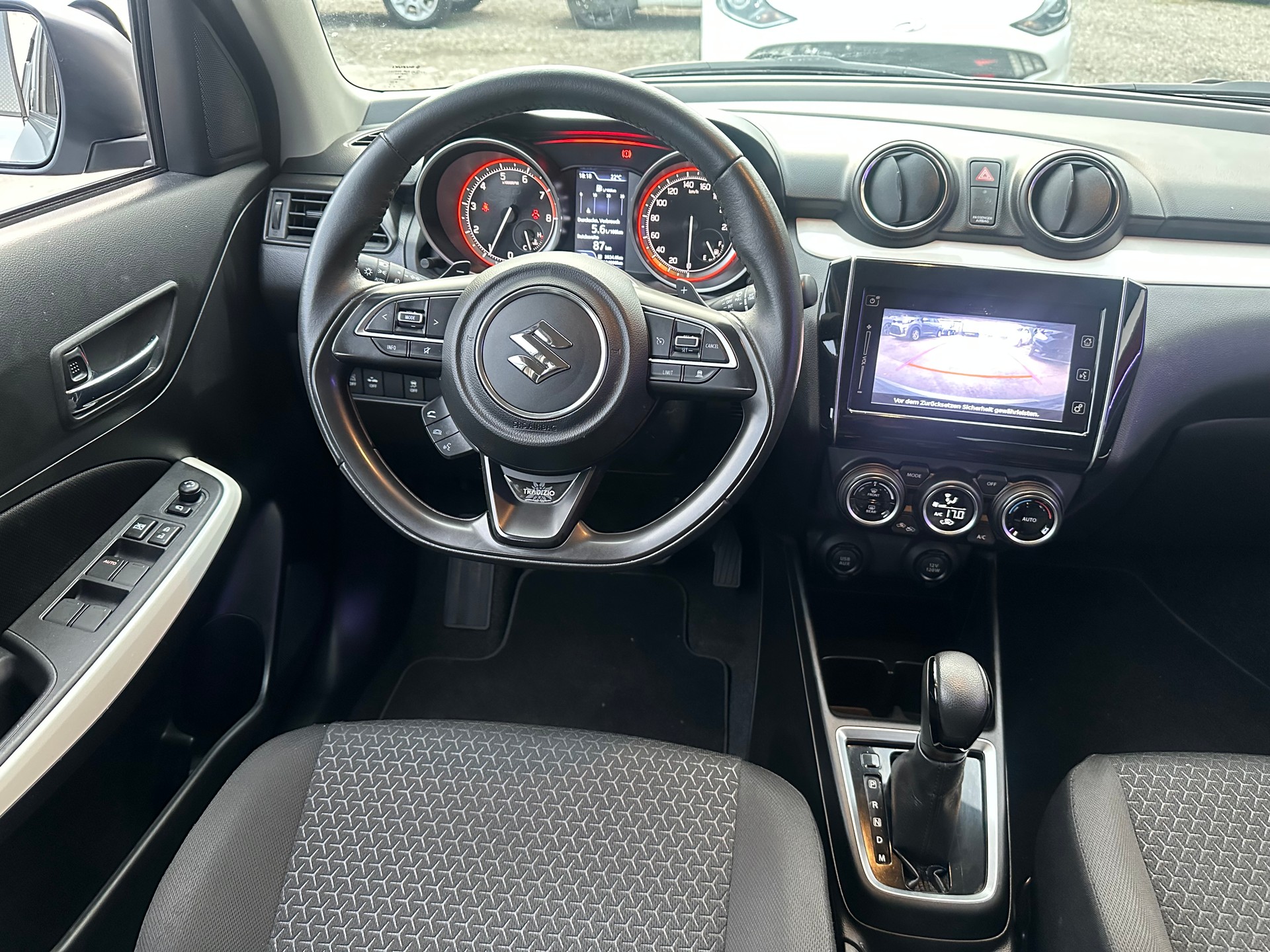 SUZUKI Swift 1.0 12V Tradizio Top Automatic-image-13