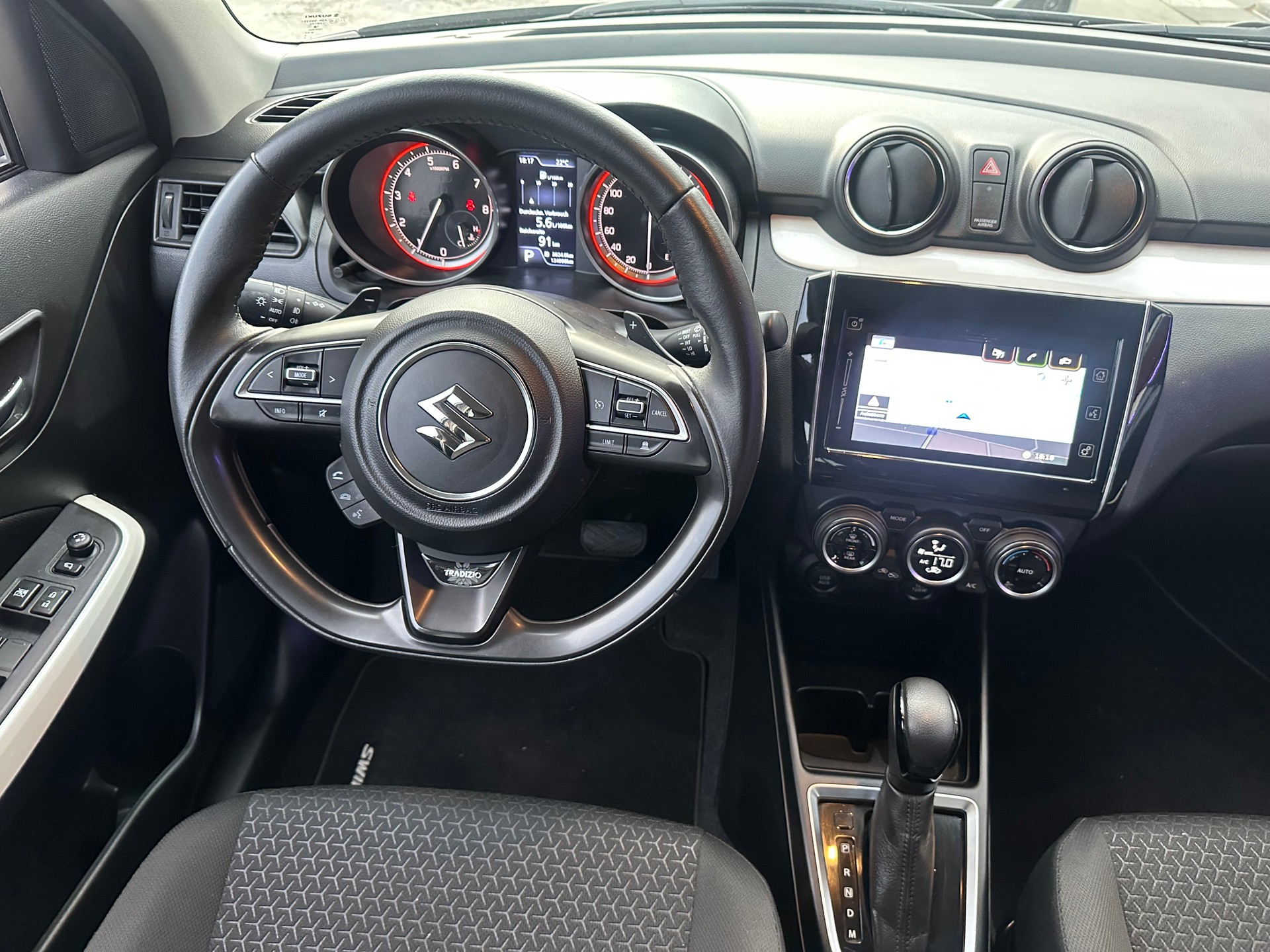 SUZUKI Swift 1.0 12V Tradizio Top Automatic-image-15