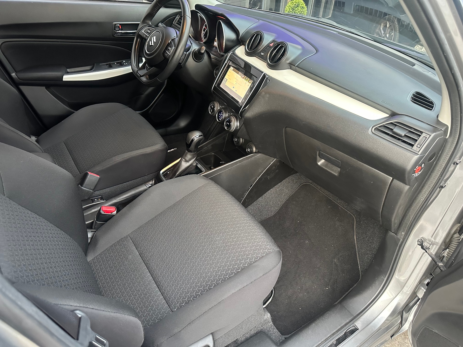 SUZUKI Swift 1.0 12V Tradizio Top Automatic-image-21