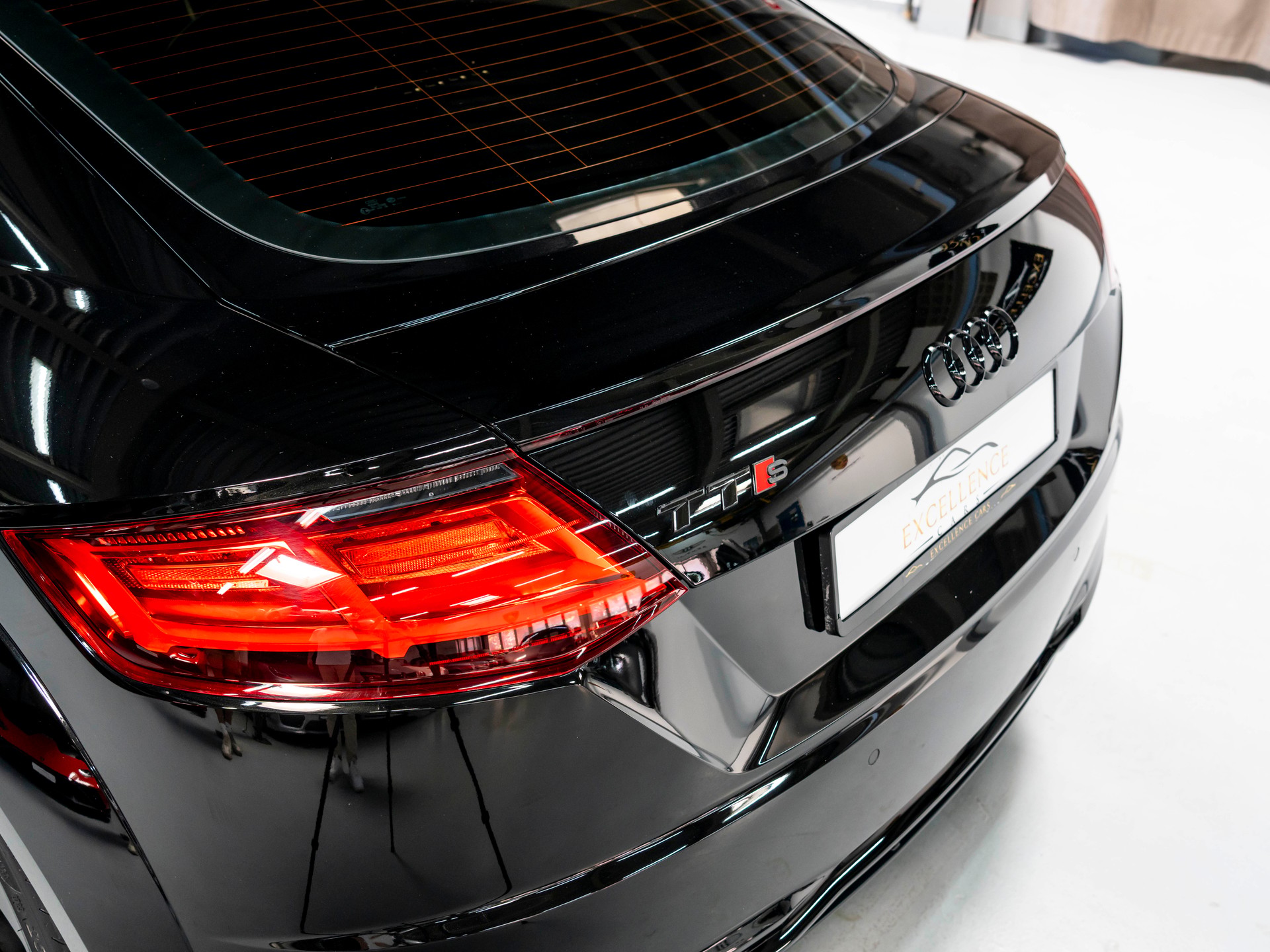 AUDI TTS Coupé 2.0 TFSI quattro S-tronic-image-30