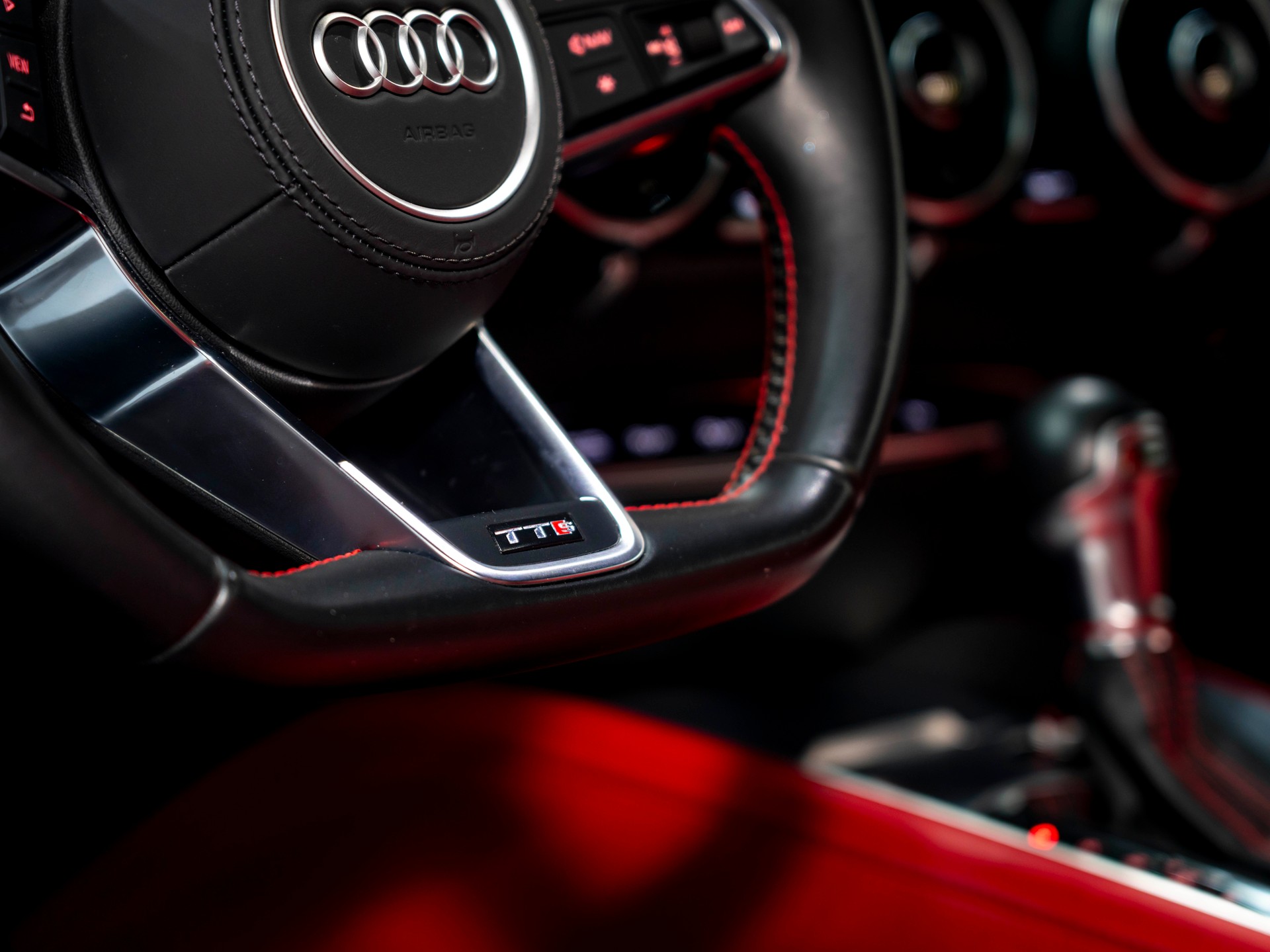 AUDI TTS Coupé 2.0 TFSI quattro S-tronic-image-15