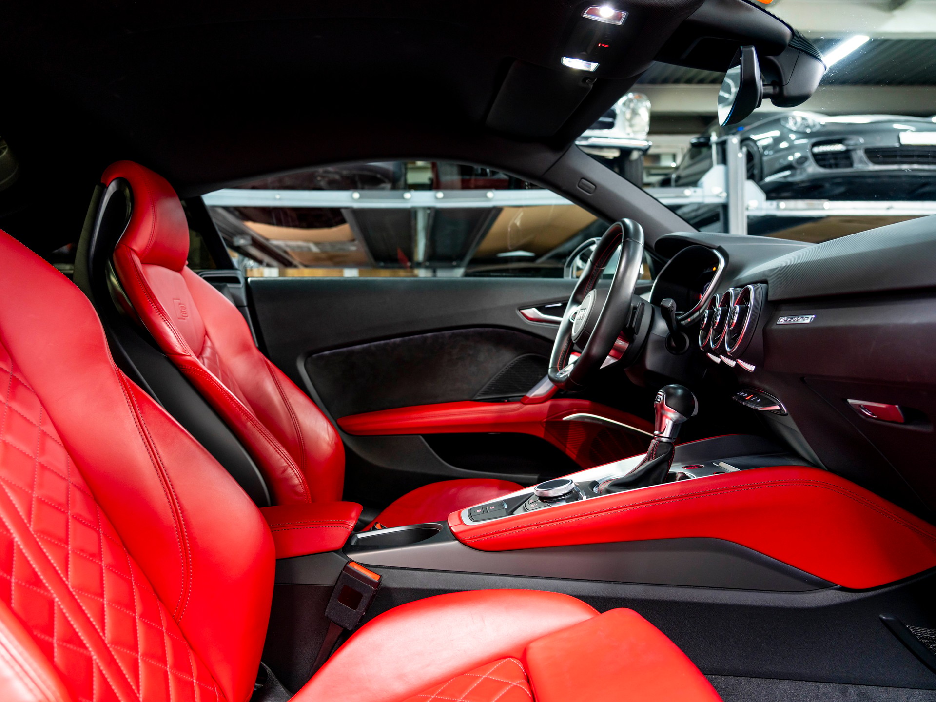 AUDI TTS Coupé 2.0 TFSI quattro S-tronic-image-23