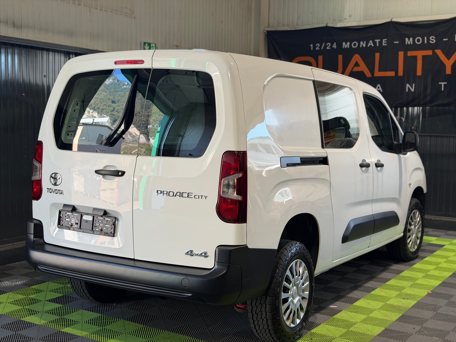 TOYOTA Proace City Van 1.5D Active Long 4x4-image-4