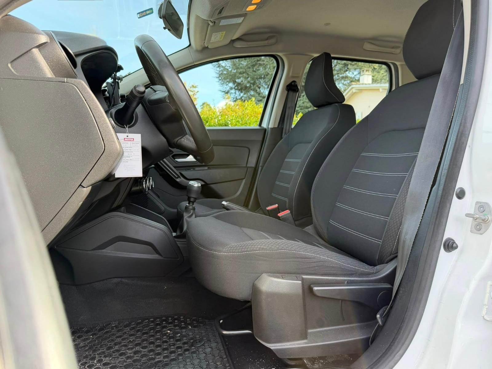 DACIA Duster TCe 150 Comfort 4x4-image-18