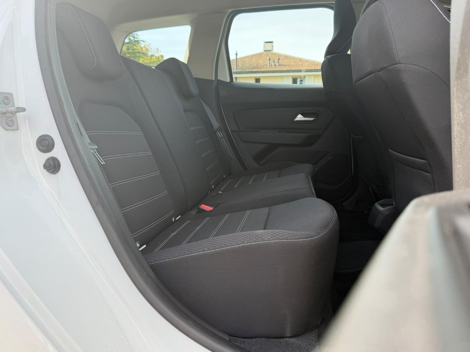 DACIA Duster TCe 150 Comfort 4x4-image-21