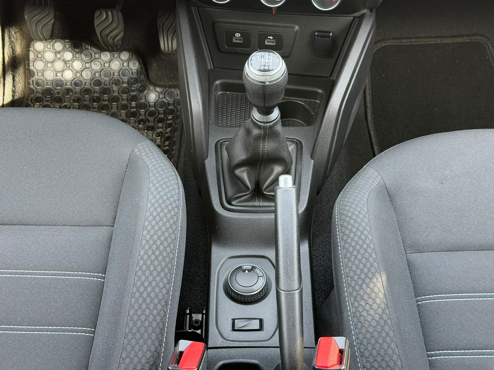 DACIA Duster TCe 150 Comfort 4x4-image-25