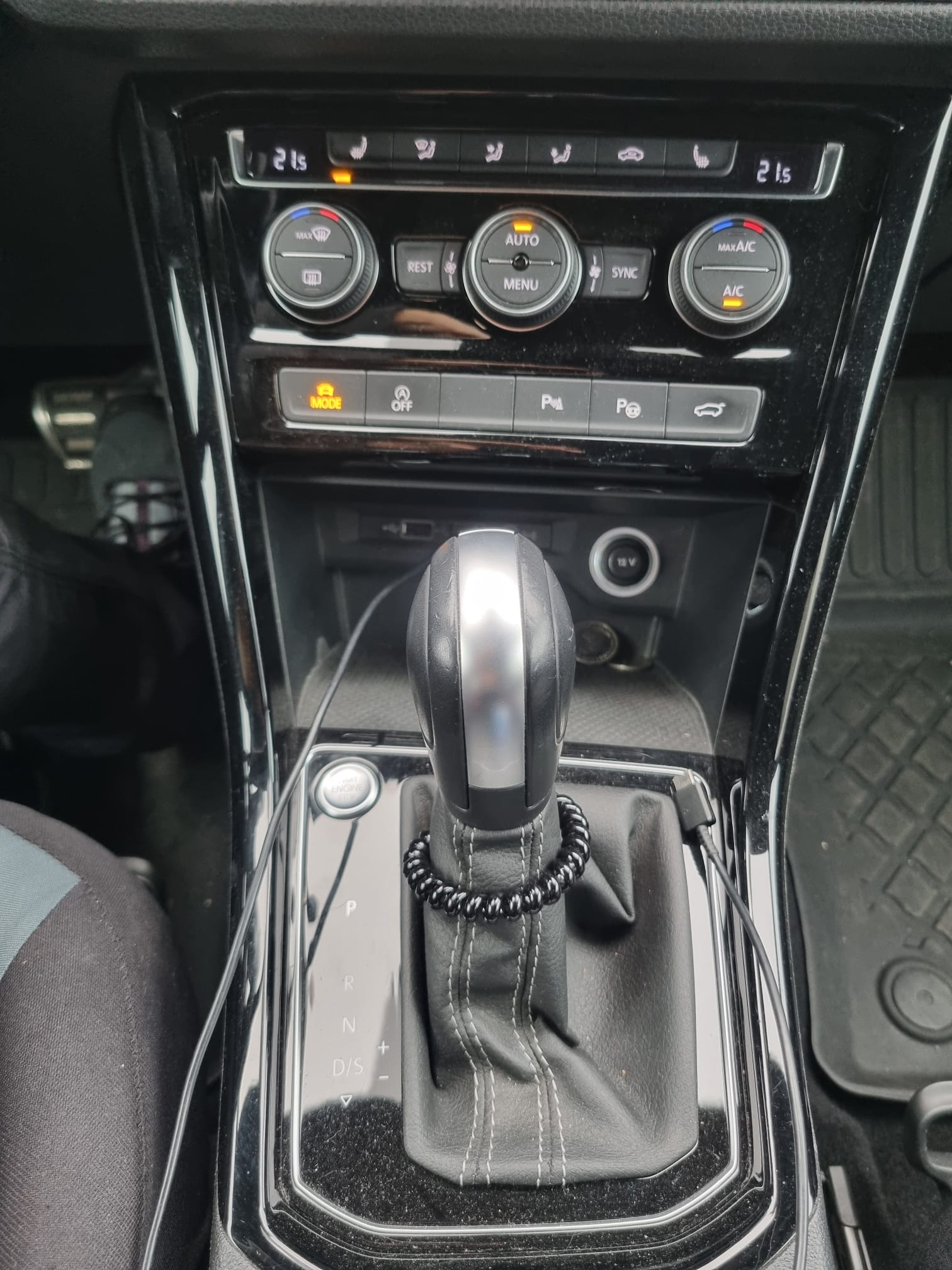 VW TOURAN-image-4
