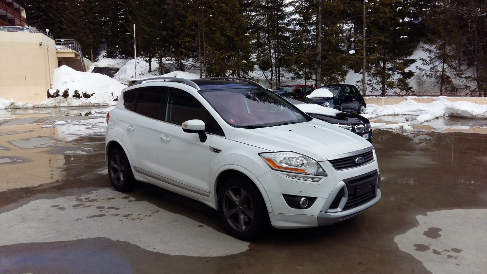 FORD Kuga 2.0 TDCi Individual 4WD-image-3