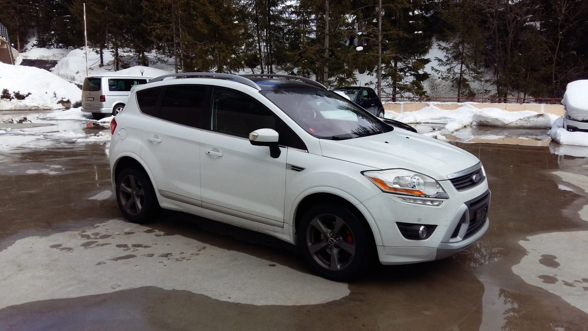 FORD Kuga 2.0 TDCi Individual 4WD-image-4