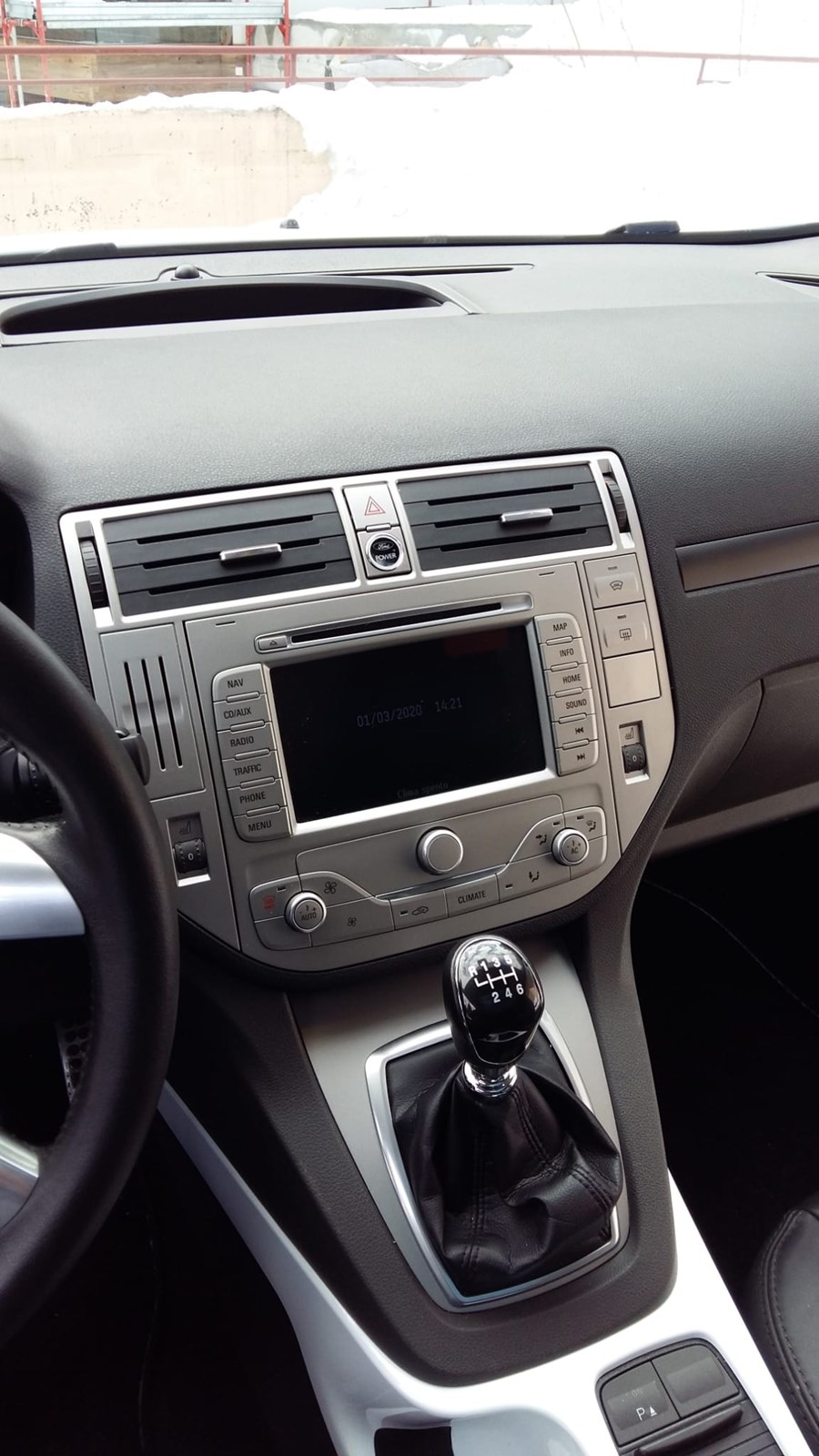 FORD Kuga 2.0 TDCi Individual 4WD-image-8