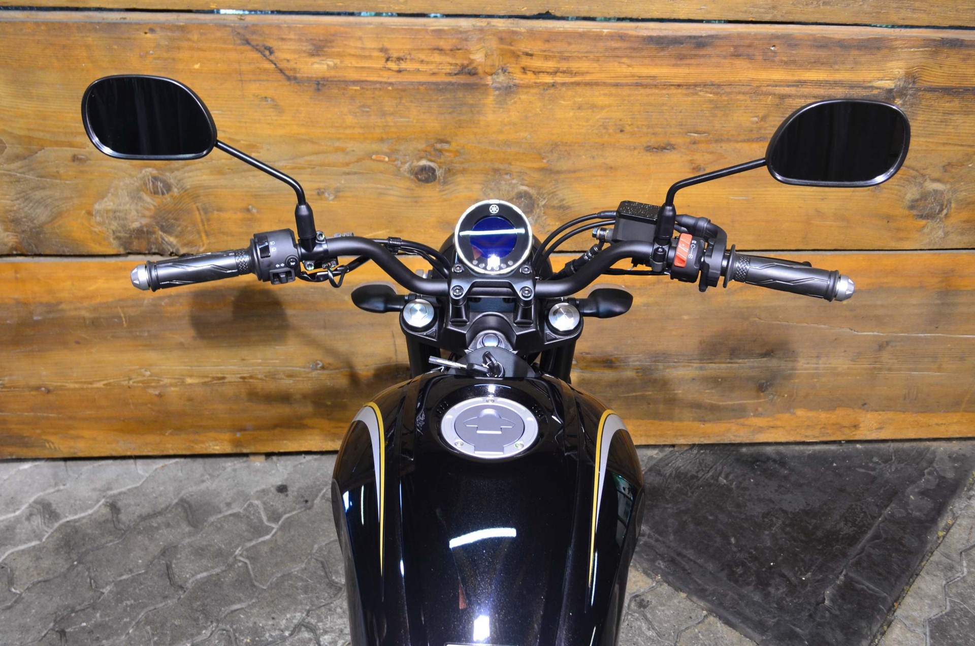 YAMAHA XSR 125 ABS Legacy-showroom-element-2