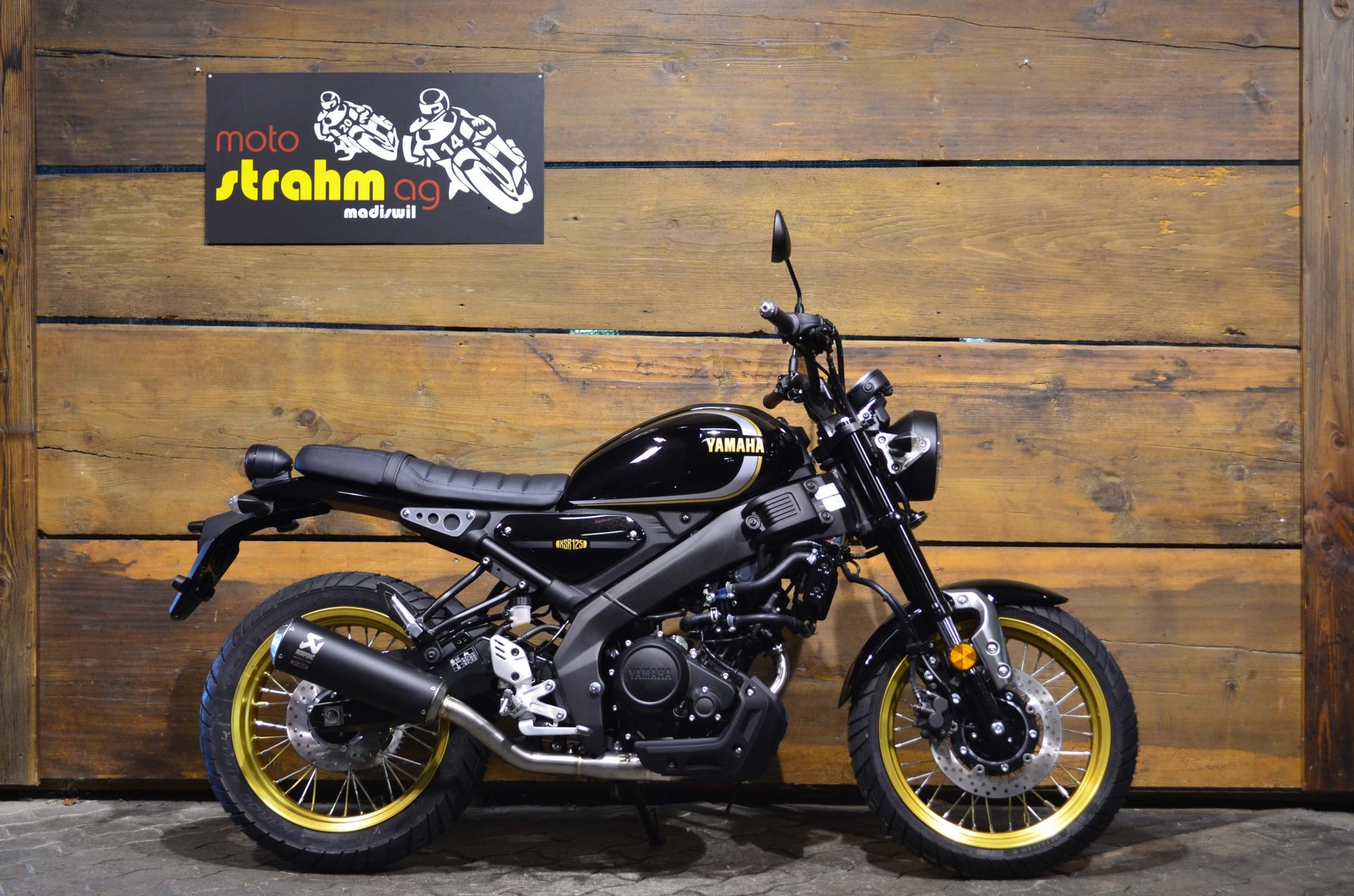 YAMAHA XSR 125 ABS Legacy-showroom-element-1