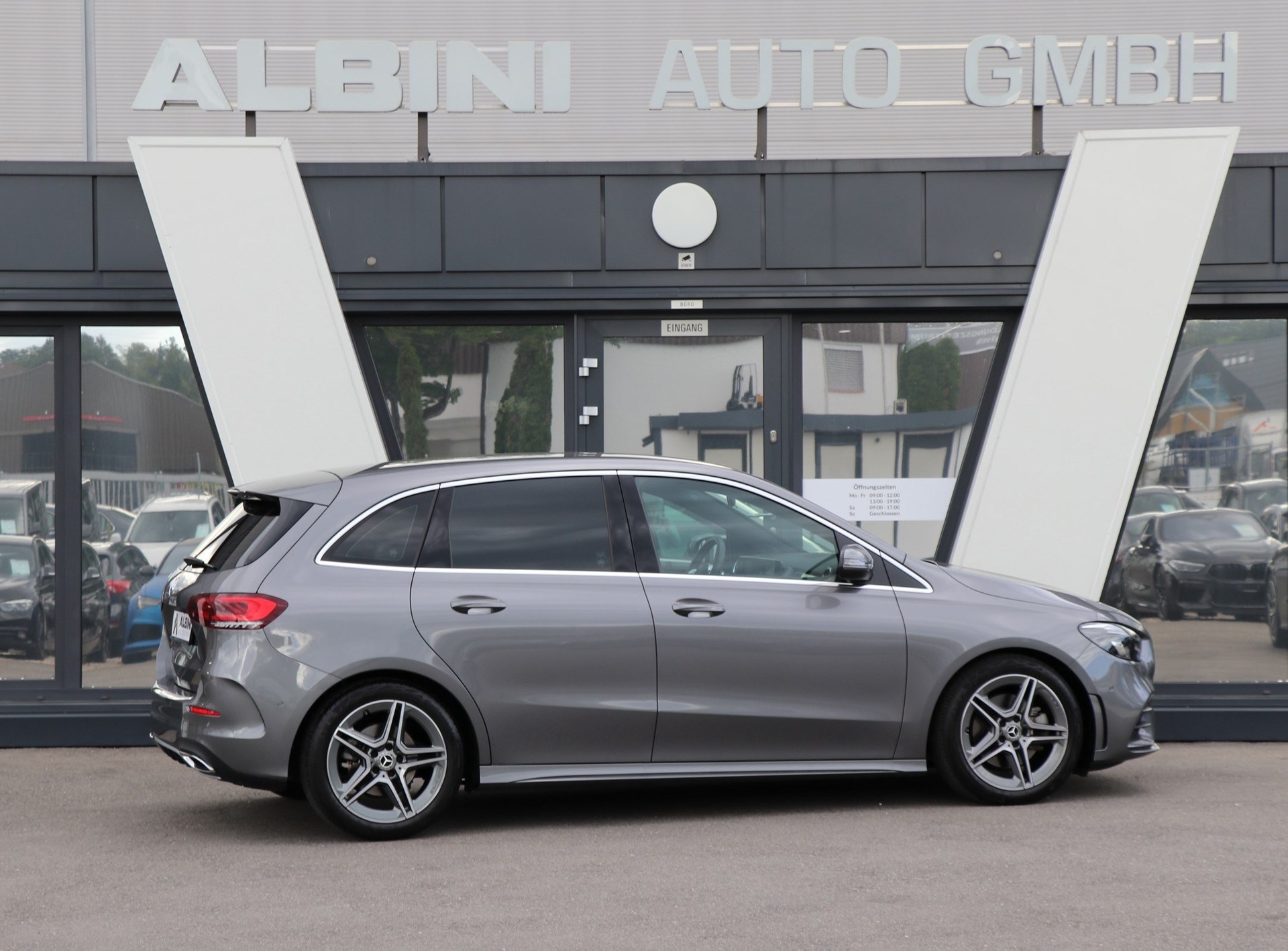 MERCEDES-BENZ B 220 d AMG Line 8G-DCT-image-2