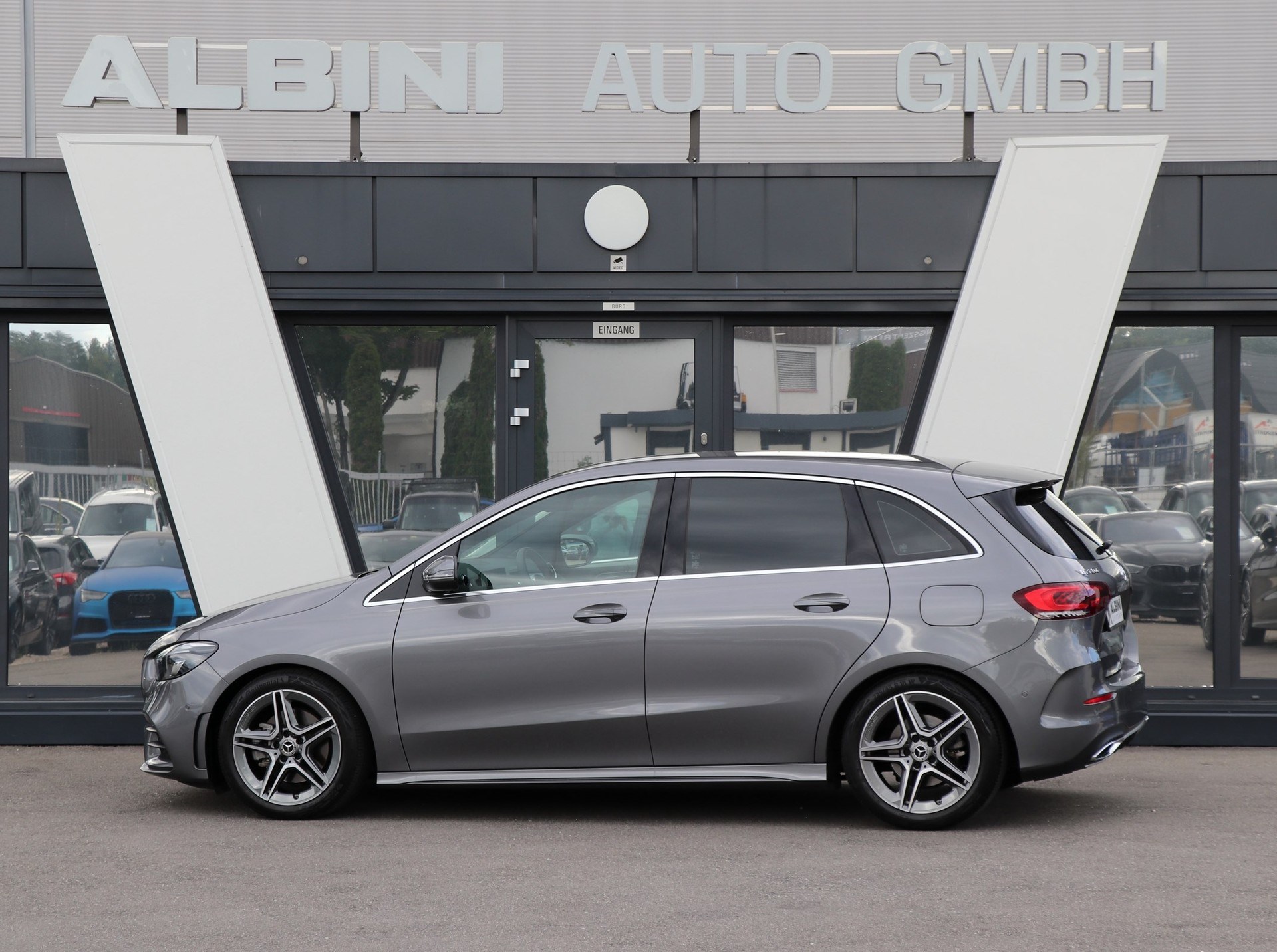 MERCEDES-BENZ B 220 d AMG Line 8G-DCT-image-3