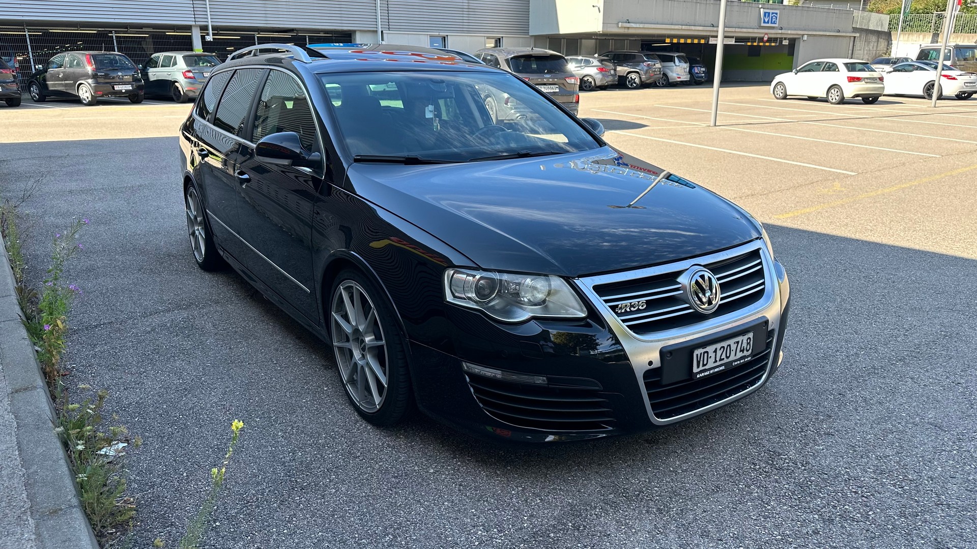 VW Passat Variant R36 4Motion-image-0