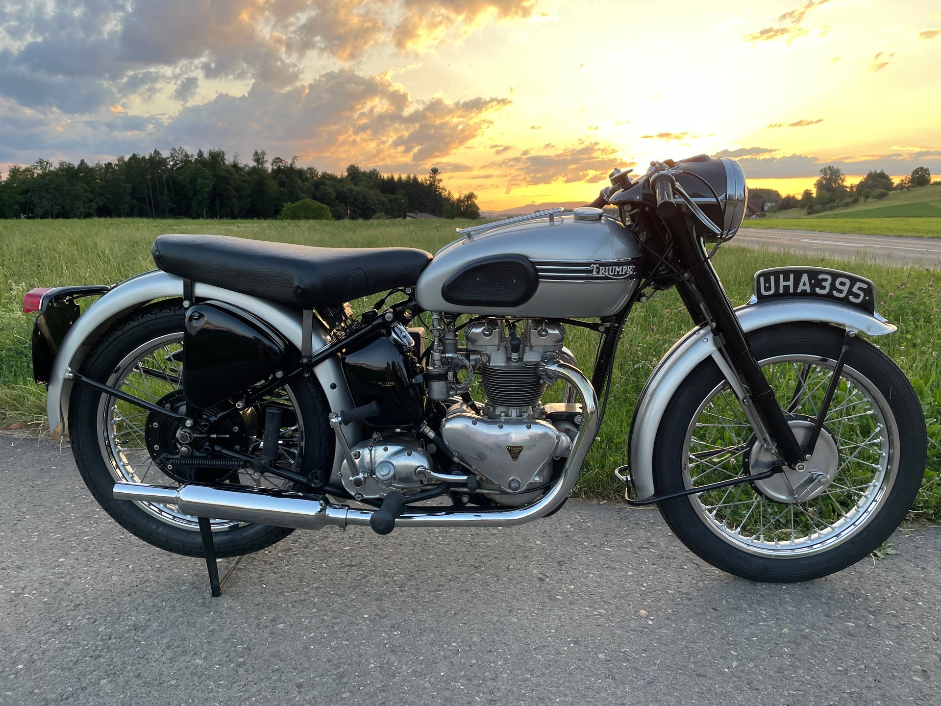 TRIUMPH T100 Competition