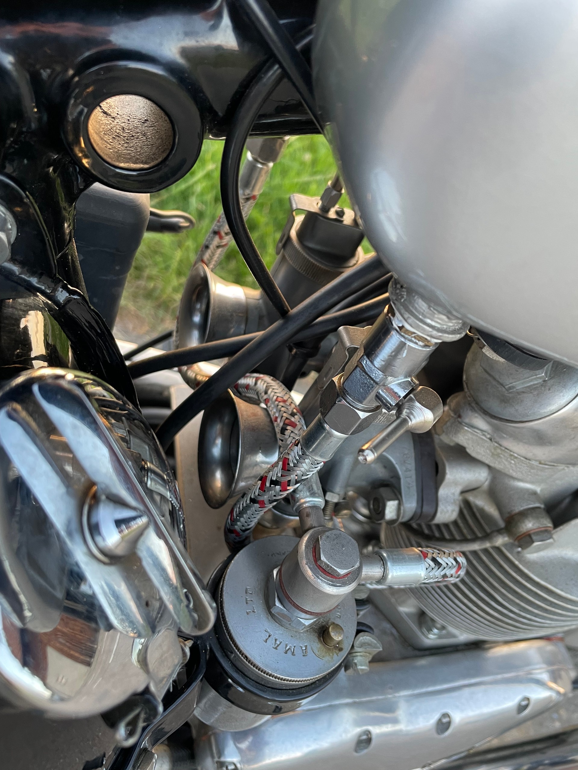 TRIUMPH T100 Competition-image-9