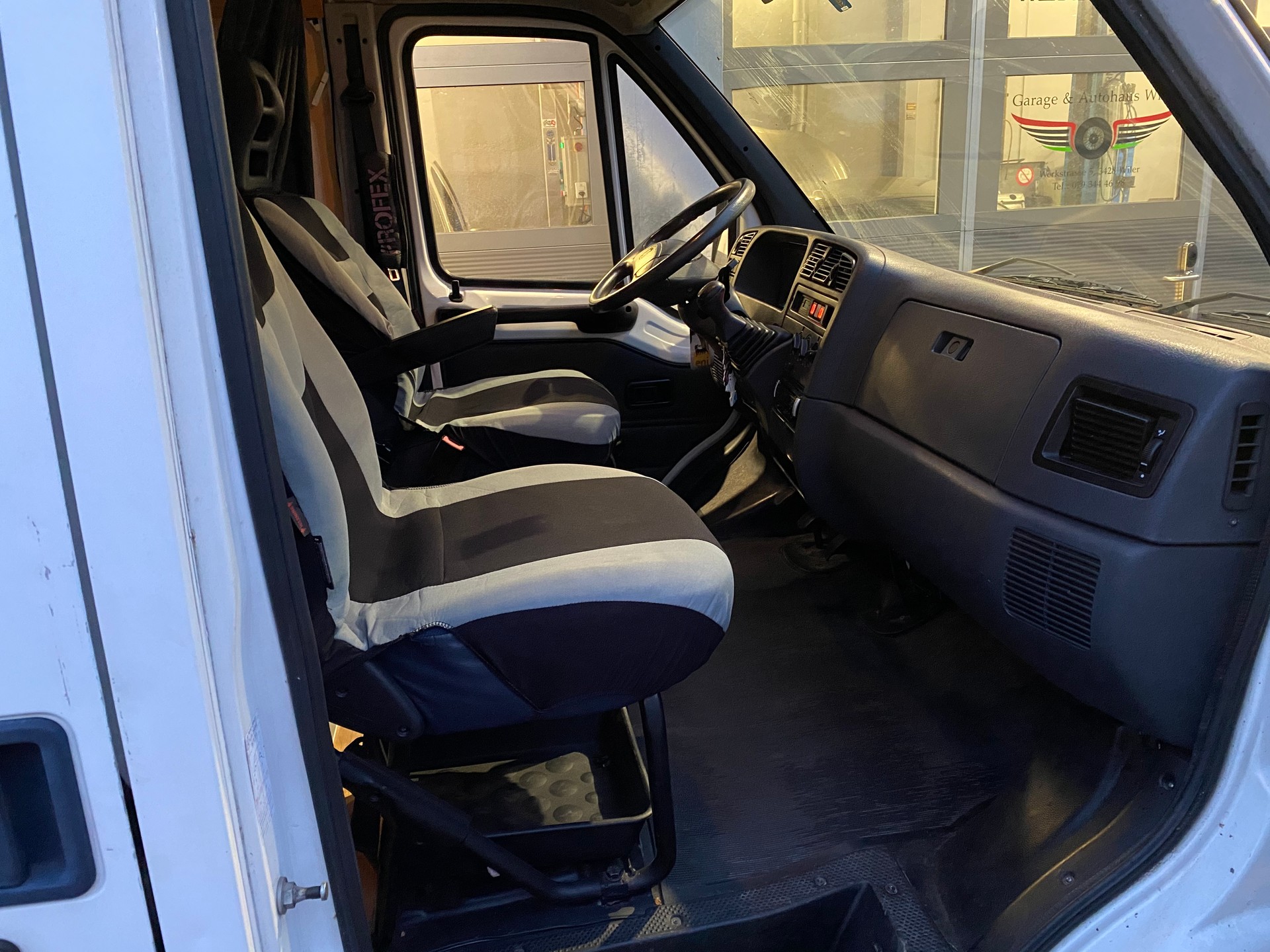 PEUGEOT Boxer 1.9TD 310 CS-image-10