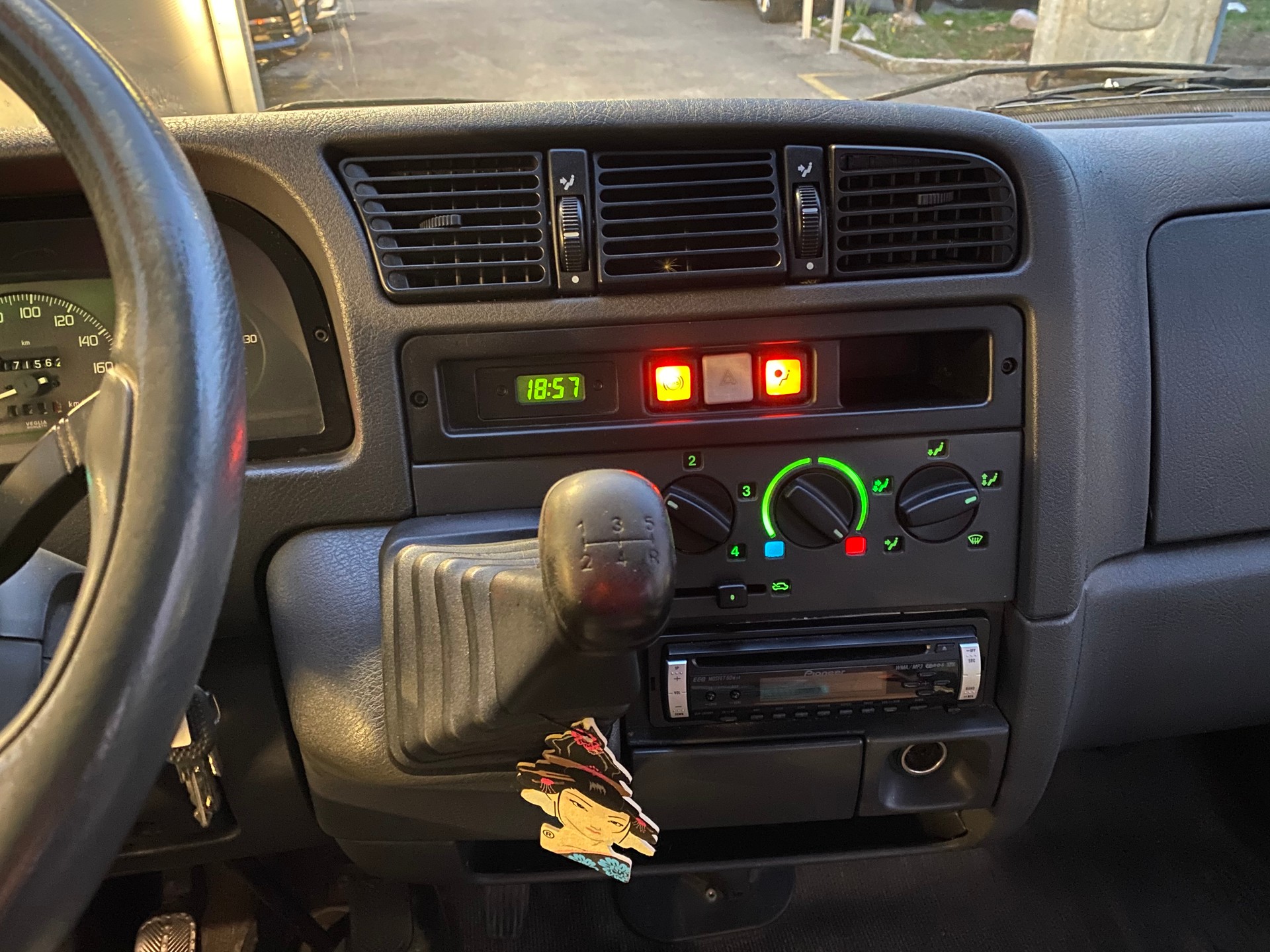 PEUGEOT Boxer 1.9TD 310 CS-image-11
