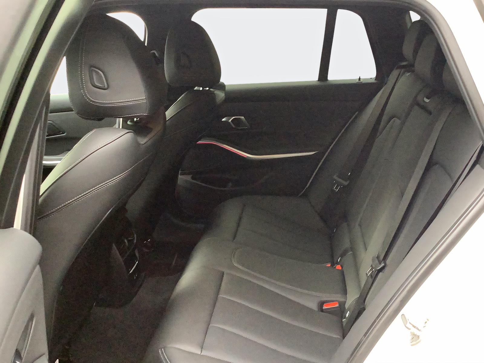 BMW 320d xDr 48V Tour M Sport-image-15