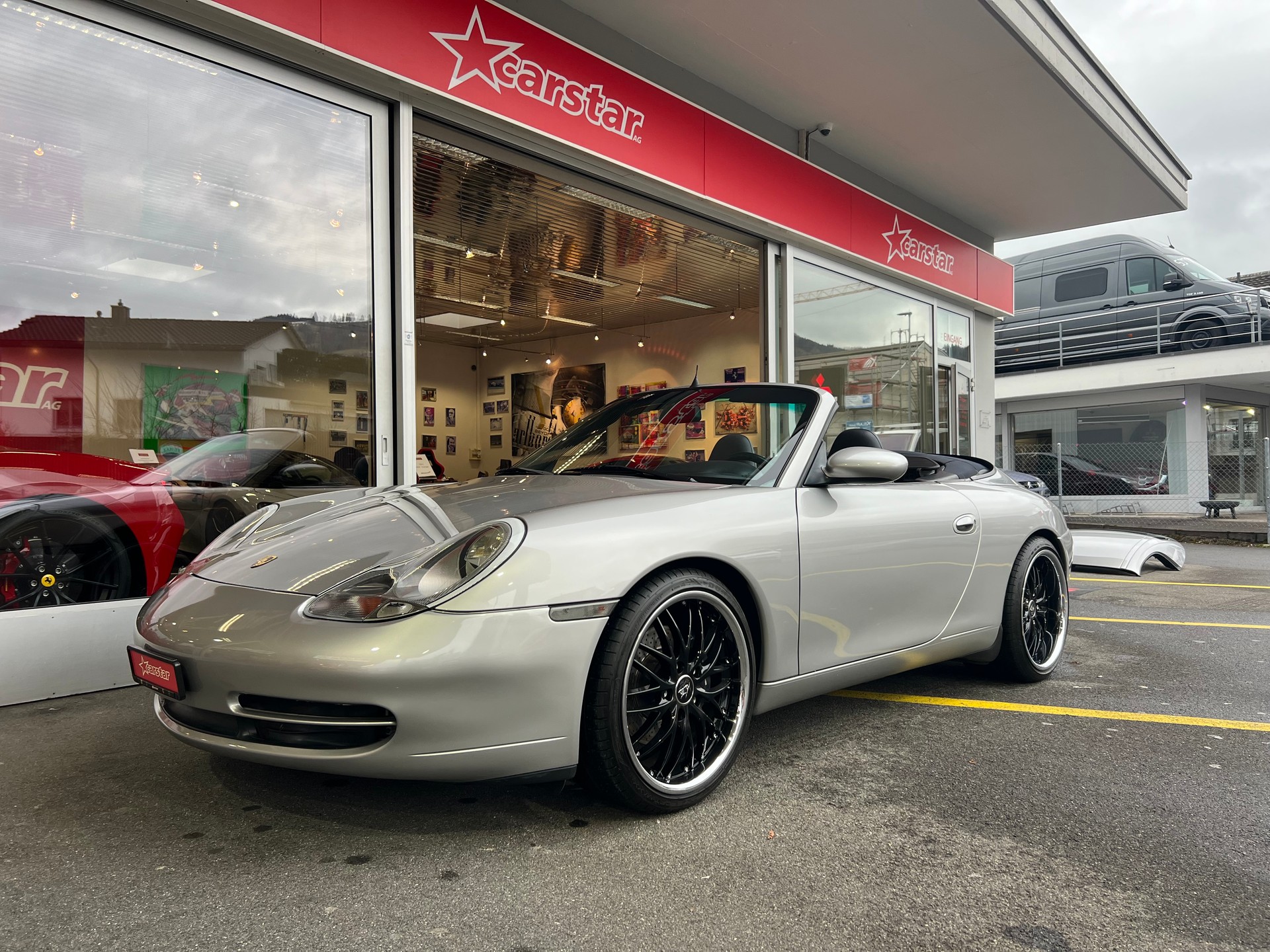 PORSCHE 911 Carrera Cabrio-image-2