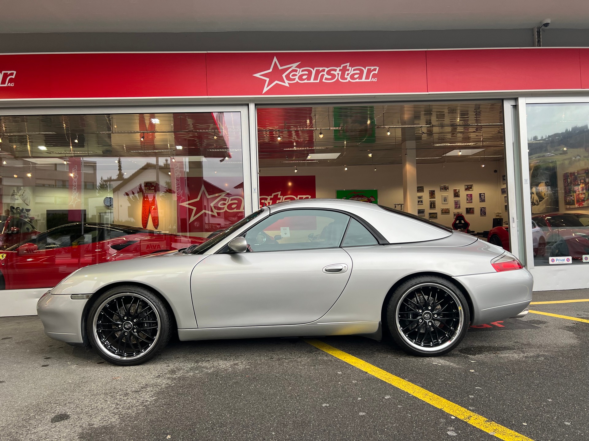 PORSCHE 911 Carrera Cabrio-image-4