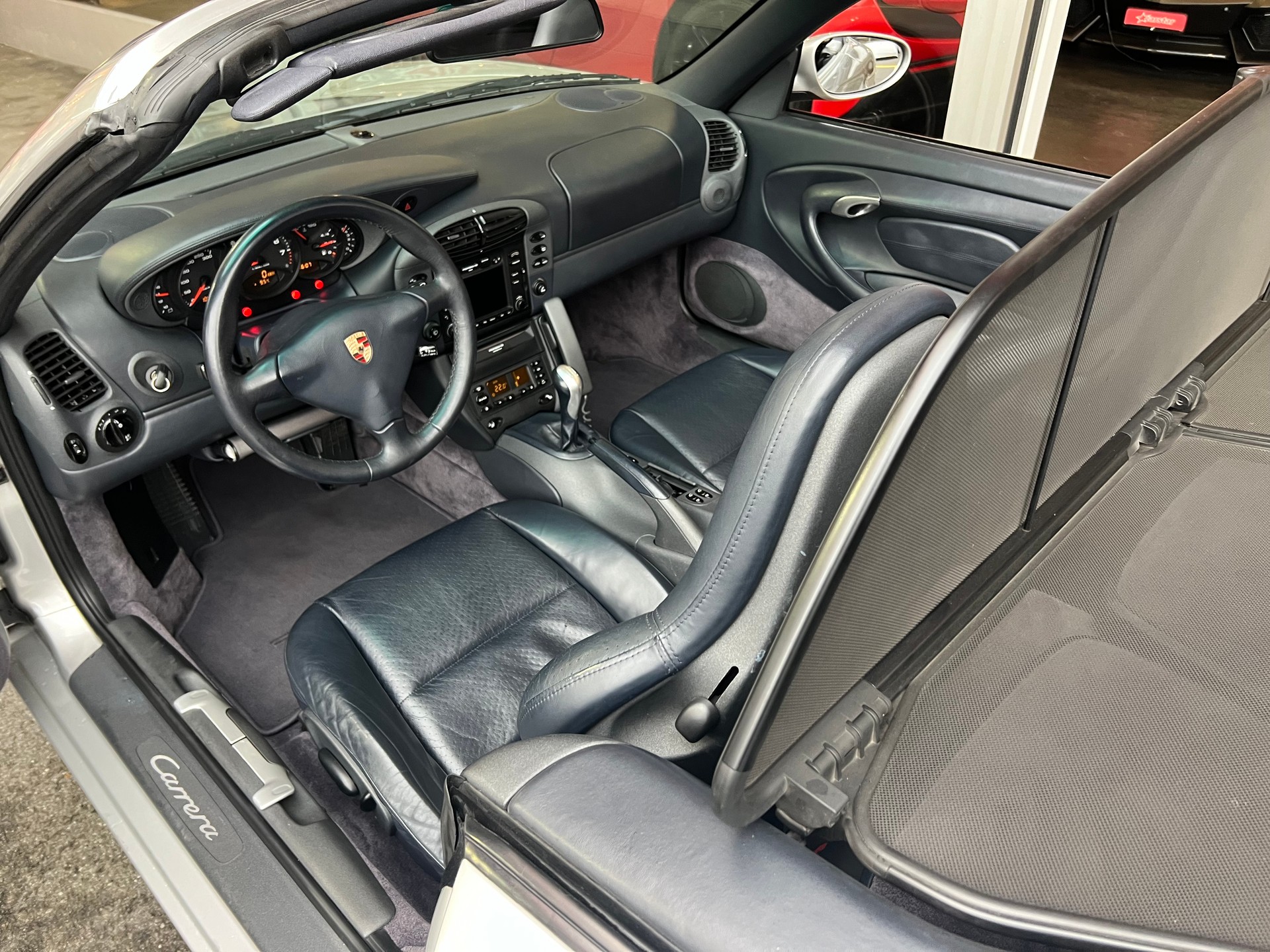 PORSCHE 911 Carrera Cabrio-image-5