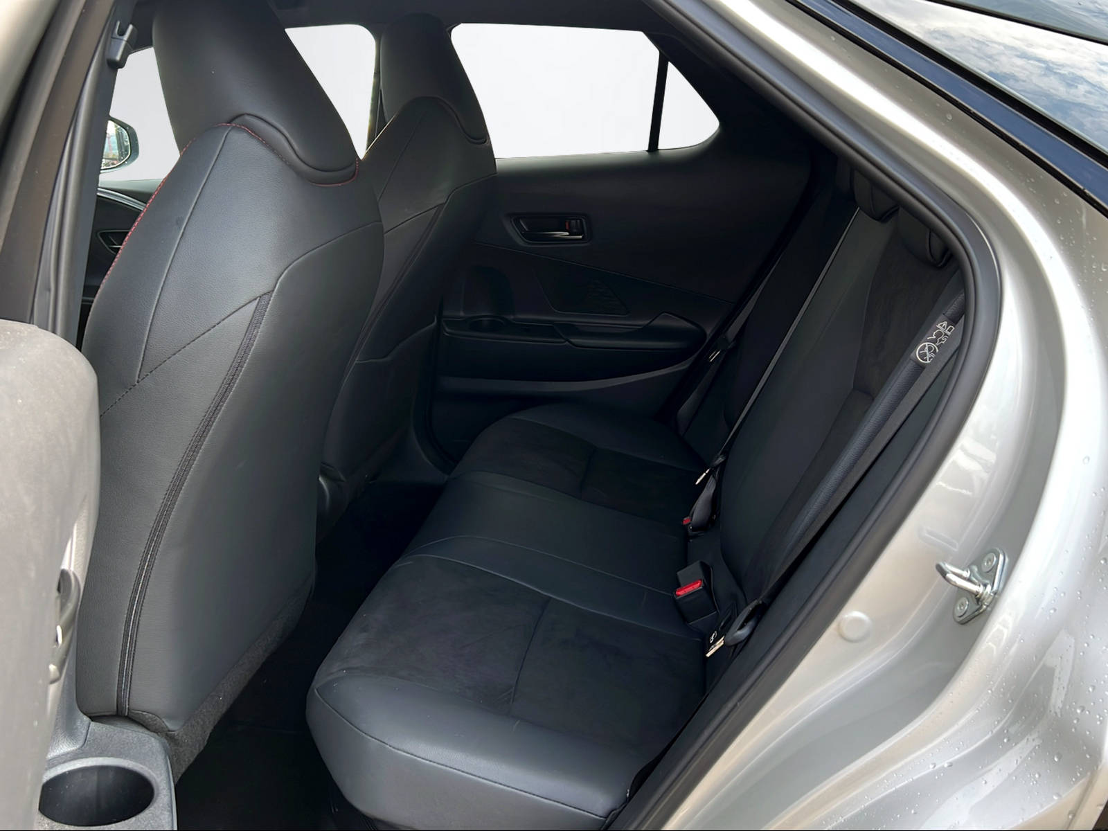 TOYOTA C-HR 2.0 HEV GR Sport Premiere 4x4-image-10