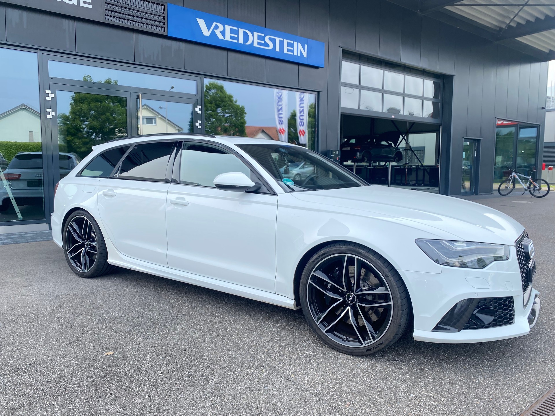 AUDI RS6 Avant 4.0 TFSI V8 quattro Tiptronic-image-2
