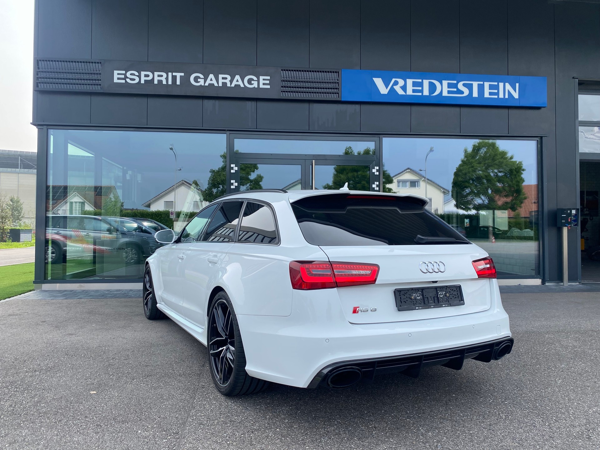 AUDI RS6 Avant 4.0 TFSI V8 quattro Tiptronic-image-1