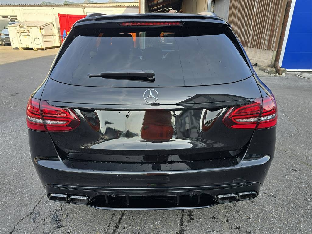 MERCEDES-BENZ C 63 S AMG-image-3