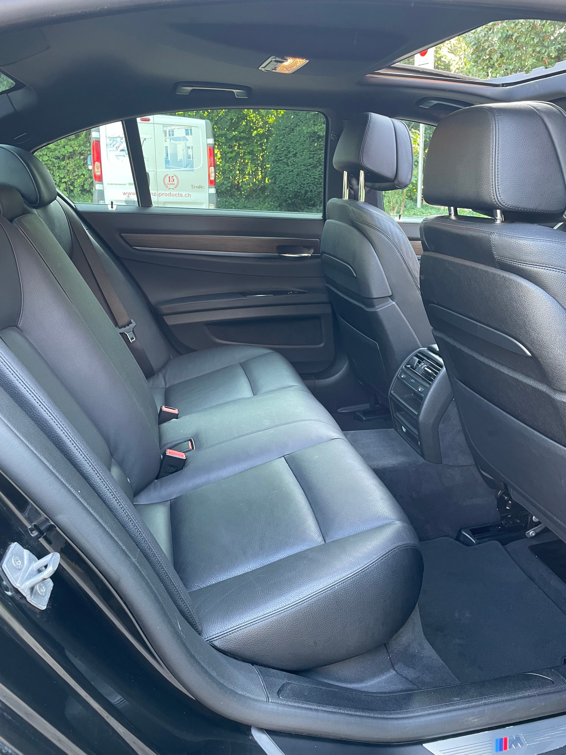 BMW 750d Xdrive Mpaket-image-15