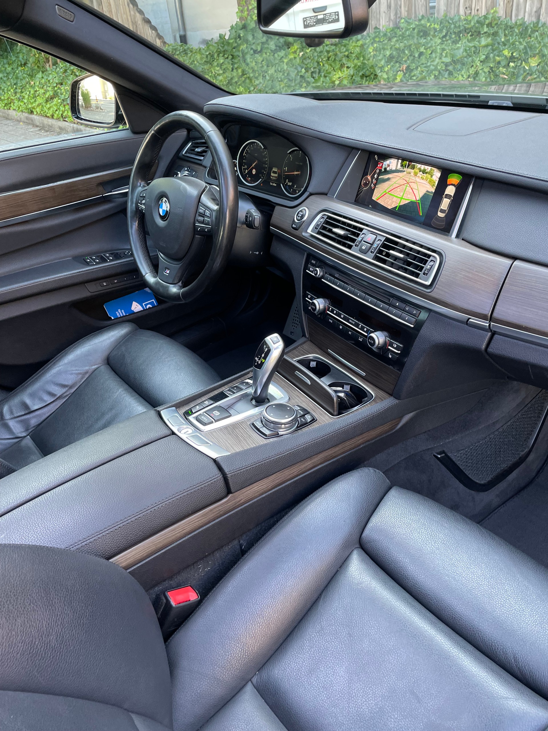 BMW 750d Xdrive Mpaket-image-14