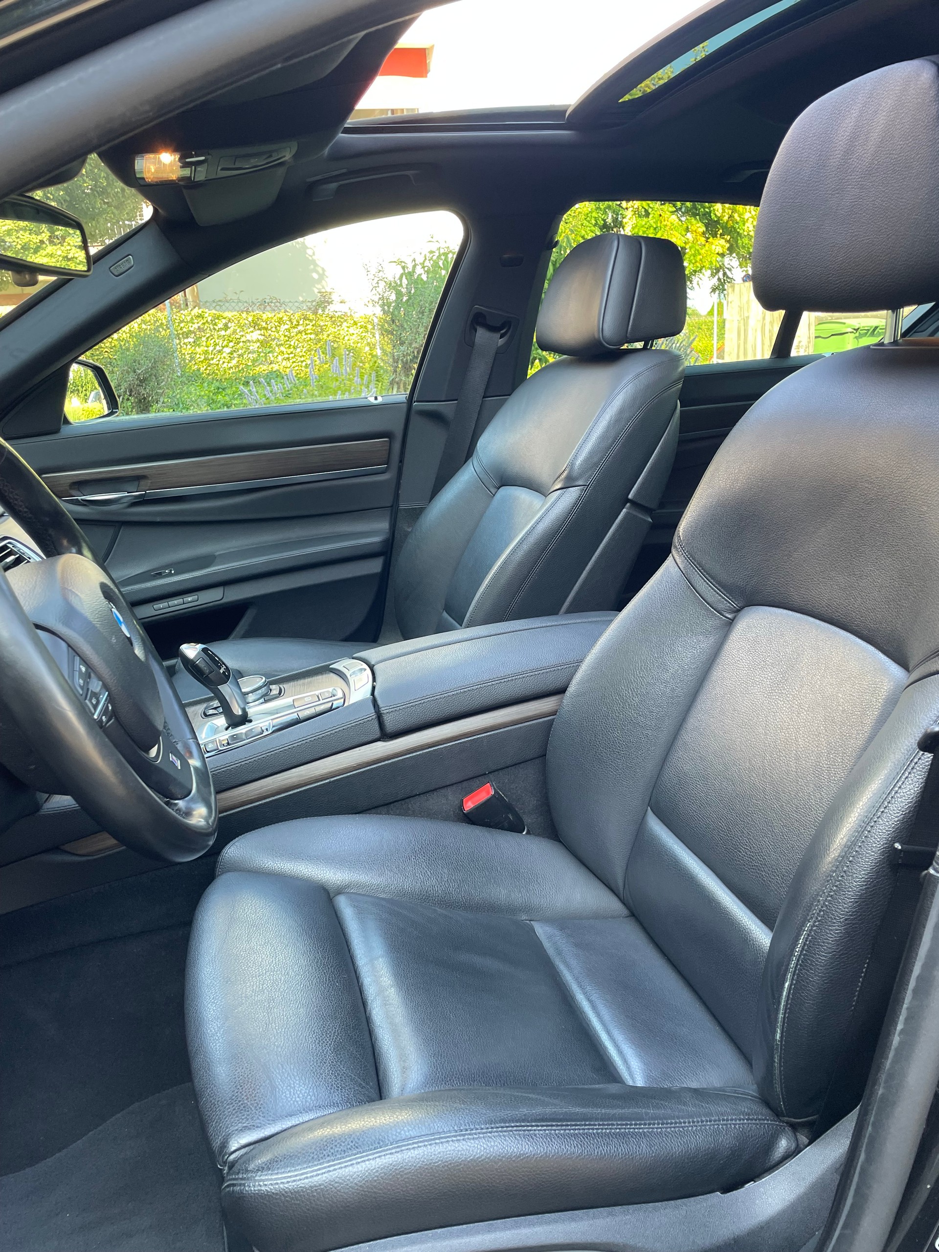 BMW 750d Xdrive Mpaket-image-10