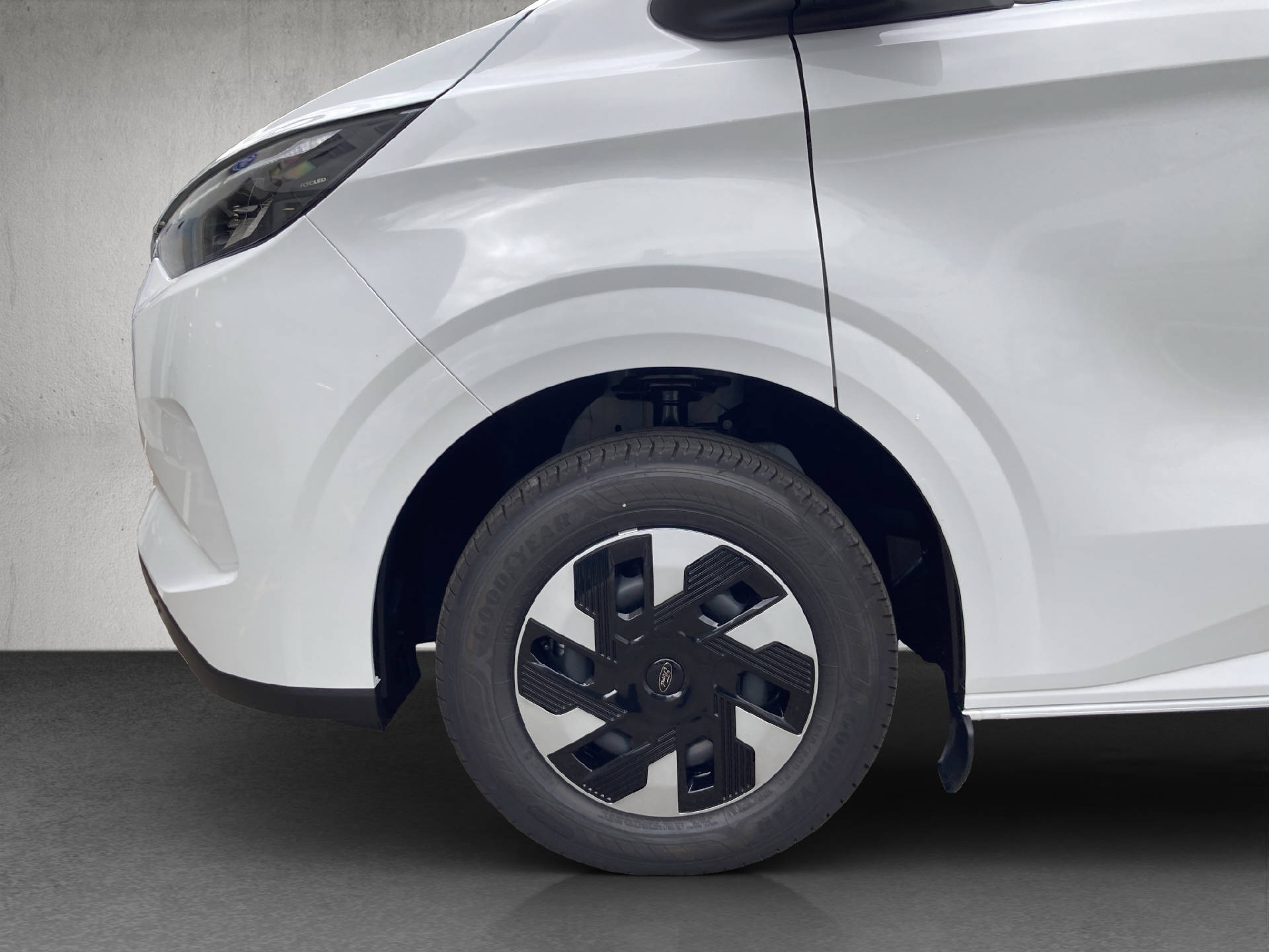 FORD E-Transit C Van 320 L1 Trend-image-16